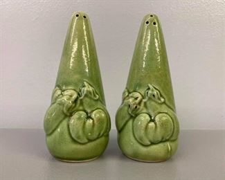 Pair vintage salt and pepper shakers Japan