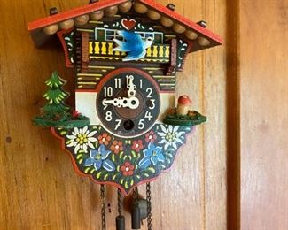 Not sure if this teeny tiny cuckoo clock works or not. Maybe someone else does.
