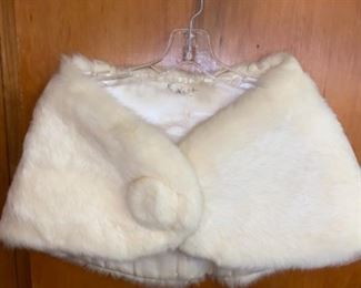 This Vintage fox stole is beautiful!!!