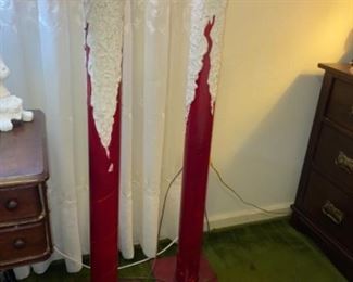 These handmade Christmas candles would look great beside the fireplace. The flicker bulbs add a neat affect.