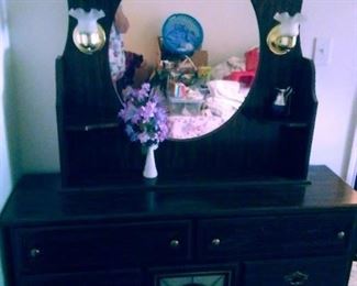 Really nice dresser with mirror. Like new.
