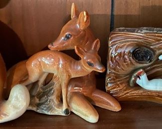 Doe and fawn figurine