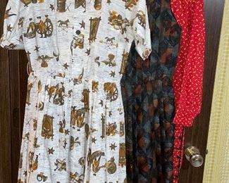 Such great vintage women’s dresses!