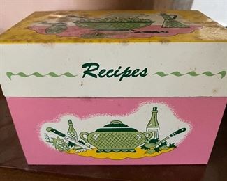 Cute vintage recipe box