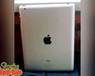 Rarely Used OneOwner Silver 16 GB Apple Ipad Model A1395 In Good Condition. This Has Been Reset...