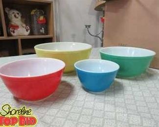 Vintage Pyrex Primary Colors Bowls