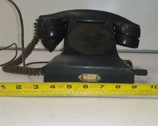 https://www.ebay.com/itm/114940656818	LP8027 : Vintage Black Hardwire Telephone (no dial) NOT TESTED	BIN
