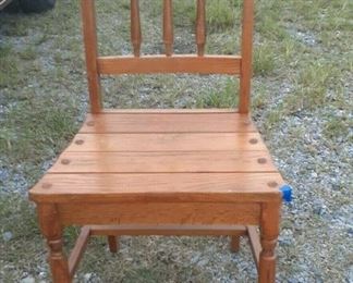 https://www.ebay.com/itm/124857819824	LP8040 : Armless Wooden Spoked Dining Chair LOCAL PICKUP	BIN
