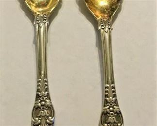 "https://www.ebay.com/itm/124835396047	"	ME1012 STERLING SILVER TIFFANY PAIR OF GOLD TONE SCALLOPED SPOONS	BIN
