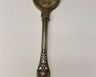 https://www.ebay.com/itm/114918154975	ME1017 STERLING SILVER TIFFANY ENGLISH KING PATTERN LARGE SPOON 3	BIN
