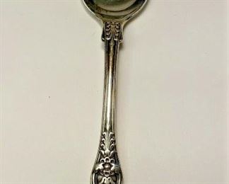https://www.ebay.com/itm/114918154945	ME1019 STERLING SILVER TIFFANY ENGLISH KING PATTERN LARGE SPOON 5	BIN
