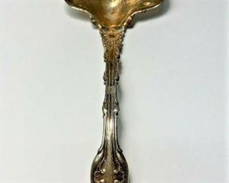 "https://www.ebay.com/itm/124835396029	"	ME1026 STERLING SILVER LADLE SPOON STAMPED1893 BY S. THOMAS JR & BRO	BIN
