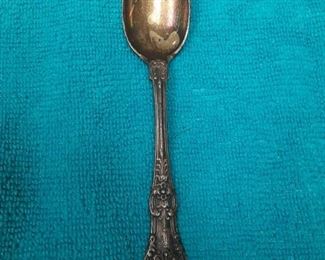 https://www.ebay.com/itm/114895585134	ME3028 USED TIFFANY & CO. STERLING SILVER TEA SPOON ENGLISH KING PATTERN	Offer
