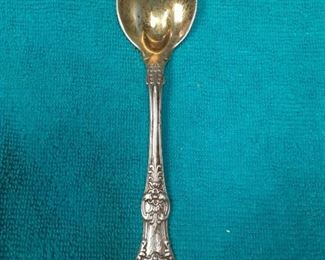 https://www.ebay.com/itm/124815126958	ME3042 USED TIFFANY & CO. STERLING SILVER ICE CREAM SPOON KING PATTERN	Offer

