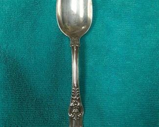 https://www.ebay.com/itm/114895586486	ME3046 USED TIFFANY & CO. 7 INCH STERLING SILVER TABLE SPOON KING PATTERN	Offer
