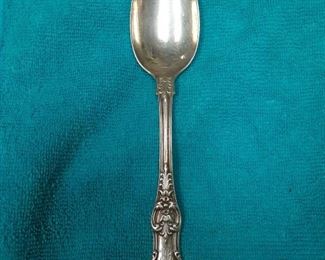 https://www.ebay.com/itm/124815128005	ME3049 USED TIFFANY & CO. 7 INCH STERLING SILVER TABLE SPOON KING PATTERN	Offer
