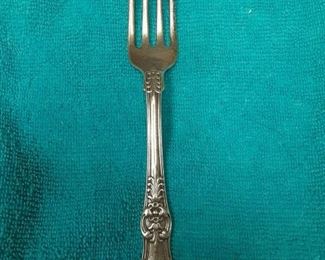 https://www.ebay.com/itm/124815126961	ME3054 USED TIFFANY & CO. 6 3/4 INCH STERLING SILVER FORK KING PATTERN	Offer
