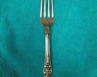 https://www.ebay.com/itm/114895586479	ME3057 USED TIFFANY & CO. 6 3/4 INCH STERLING SILVER FORK KING PATTERN	Offer
