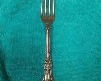 https://www.ebay.com/itm/124815126927	ME3061 USED TIFFANY & CO. 6 3/4 INCH STERLING SILVER FORK KING PATTERN	Offer
