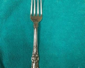 https://www.ebay.com/itm/114895586485	ME3062 USED TIFFANY & CO. 6 3/4 INCH STERLING SILVER FORK KING PATTERN	Offer
