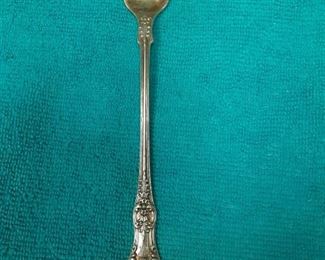 https://www.ebay.com/itm/114895586478	ME3068 USED TIFFANY & CO. STERLING SILVER OYSTER FORK KING PATTERN	Offer
