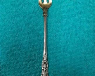 https://www.ebay.com/itm/124815126214	ME3073 USED TIFFANY & CO. STERLING SILVER OYSTER FORK KING PATTERN	Offer
