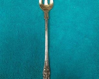 https://www.ebay.com/itm/114895585111	ME3072 USED TIFFANY & CO. STERLING SILVER OYSTER FORK KING PATTERN	Offer
