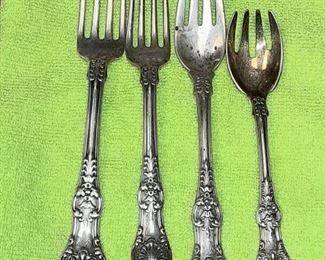 https://www.ebay.com/itm/114895585485	ME3077 USED TIFFANY & CO. LOT OF FOUR STERLING SILVER FORKS KING PATTERN	Offer
