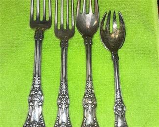https://www.ebay.com/itm/114895585126	ME3080 USED TIFFANY & CO. LOT OF FOUR STERLING SILVER FORKS KING PATTERN	Offer
