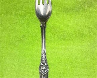 https://www.ebay.com/itm/114895585461	ME3083 USED TIFFANY & CO. STERLING SILVER SALAD FORK KING PATTERN	Offer
