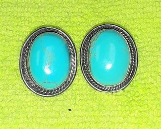 https://www.ebay.com/itm/124815126193	ME3101 ATI STERLING SILVER & TURQUOISE CLIP ON EARRINGS 	BIN
