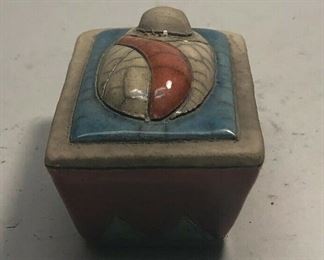 "https://www.ebay.com/itm/114918154996	"	ME7027 South African Raku Pottery Baby Jesus Figurine	BIN
