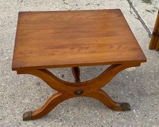 https://www.ebay.com/itm/115006548914	MC5009 - Duncan Phyfe Antique Accent Table Local Pickup	Auction
