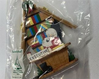 https://www.ebay.com/itm/115055789461	NC513 VINTAGE EMQEE CORP HAWAII CHRISTMAS ORNAMENT EXECUTIVE SANTA NEW UNOPENED		Auction Starts 10/22/2021 10 PM
