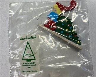 https://www.ebay.com/itm/124963822029	NC515 VINTAGE EMQEE CORP HAWAII CHRISTMAS ORNAMENT ELF AND TREE NEW UNOPENED		Auction Starts 10/22/2021 10 PM
