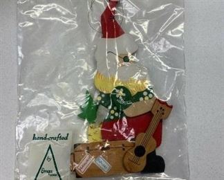 https://www.ebay.com/itm/124963822021	NC516 VINTAGE EMQEE CORP HAWAII CHRISTMAS ORNAMENT GREEN TOPSANTA NEW UNOPENED		Auction Starts 10/22/2021 10 PM
