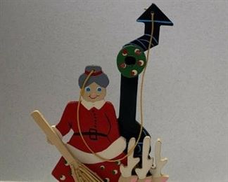 https://www.ebay.com/itm/124963822026	NC525 VINTAGE EMQEE CORP HAWAII CHRISTMAS ORNAMENT MRS CLAUS WITH STOVE		Auction Starts 10/22/2021 10 PM
