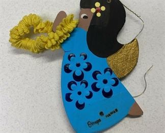 https://www.ebay.com/itm/124963806373	NC541 VINTAGE EMQEE CORP HAWAII CHRISTMAS ORNAMENT BLUE ANGEL GIRL		Auction Starts 10/22/2021 10 PM
