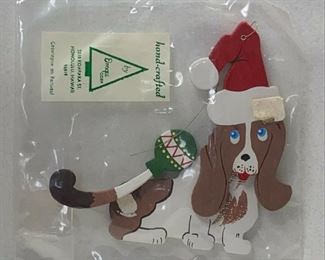 https://www.ebay.com/itm/115055883102	NC547 VINTAGE EMQEE CORP HAWAII CHRISTMAS ORNAMENT HOUND DOG & HAT NEW UNOPENED		Auction Starts 10/22/2021 10 PM
