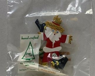 https://www.ebay.com/itm/115055883104	NC549 VINTAGE EMQEE CORP HAWAII CHRISTMAS ORNAMENT SANTA SCARECROW NEW UNOPENED 		Auction Starts 10/22/2021 10 PM
