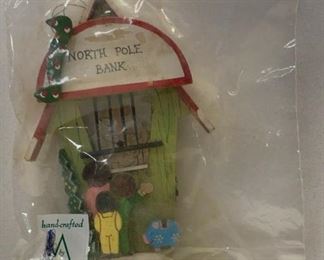 https://www.ebay.com/itm/115055883110	NC555 VINTAGE EMQEE CORP HAWAII CHRISTMAS ORNAMENT NORTHPOLE BANK 3 NEW UNOPENED		Auction Starts 10/22/2021 10 PM
