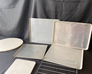 Mystery Lot of Kitchen Items