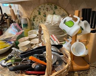 Vintage mugs, utensils, knife set