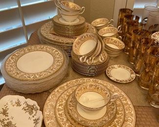 Wedgwood "Florentine" #W4219 perfect condition