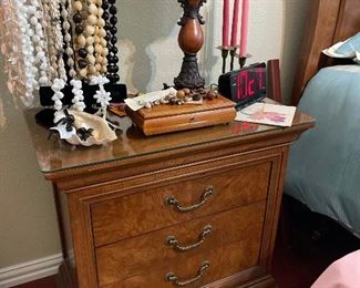 Thomasville bedside table with drawers, vintage shell and nut/seed jewelry