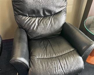 Black leather La Z Boy recliner