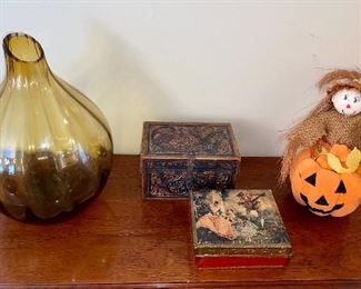 Lots of tabletop decor.