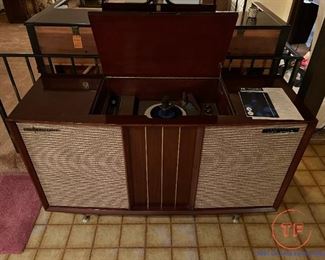 Vintage MCM Motorola Stereophonic High Fidelity Stereo / Record Player Cabinet