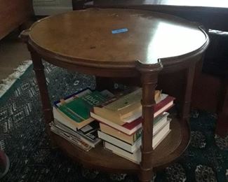 Occasional table, oval