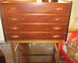 FRONT VIEW OF THE DANISH MODERN CHEST